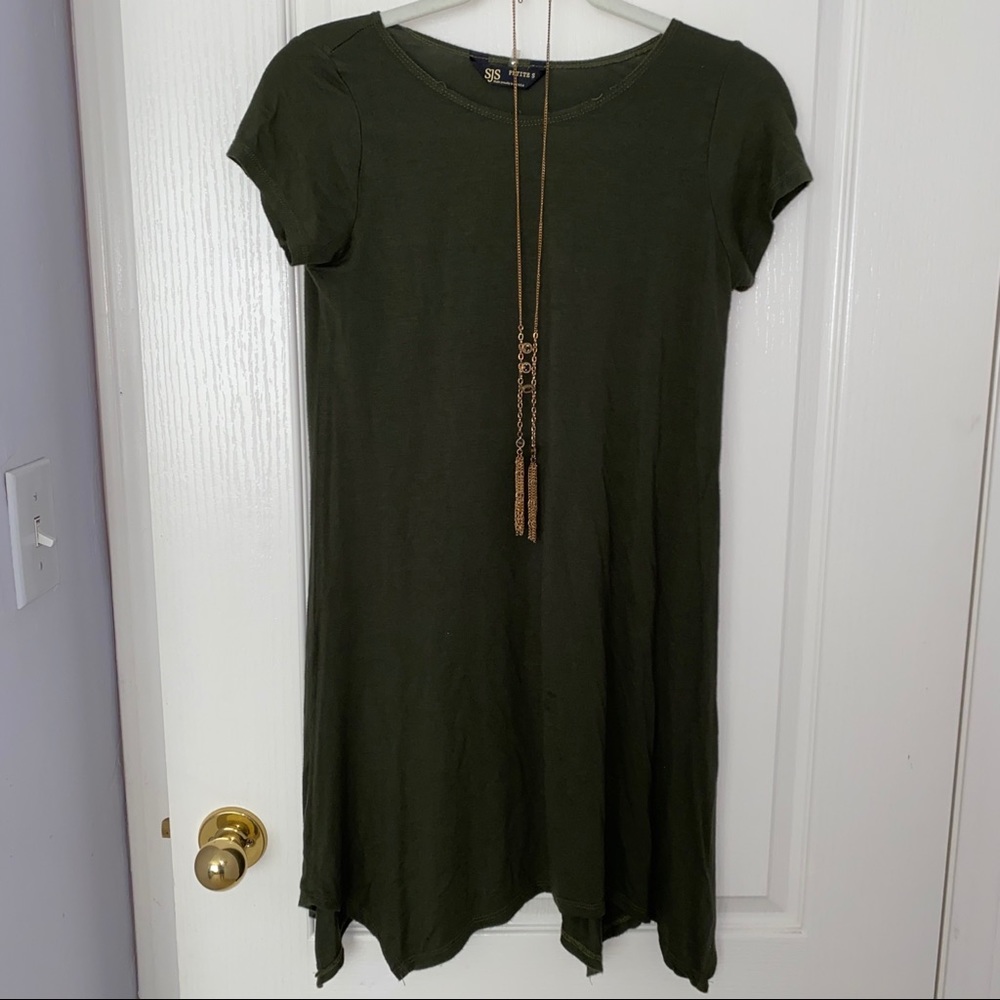 Green SJS Dress with Long Necklace